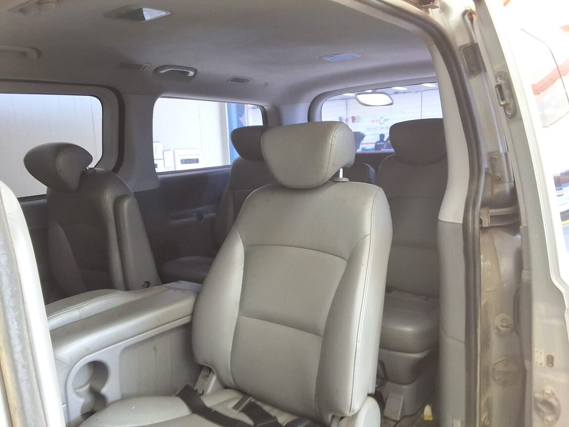 HYUNDAI GRAND STAREX 12-SEATER DIESEL CVX LUXURY 2013 - zdjęcie 13