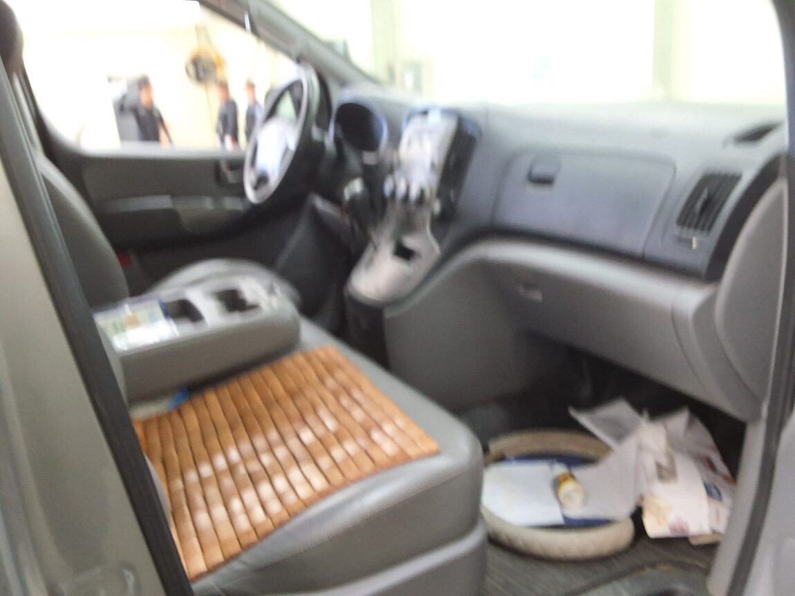 HYUNDAI GRAND STAREX 12-SEATER DIESEL CVX LUXURY 2013 - zdjęcie 15