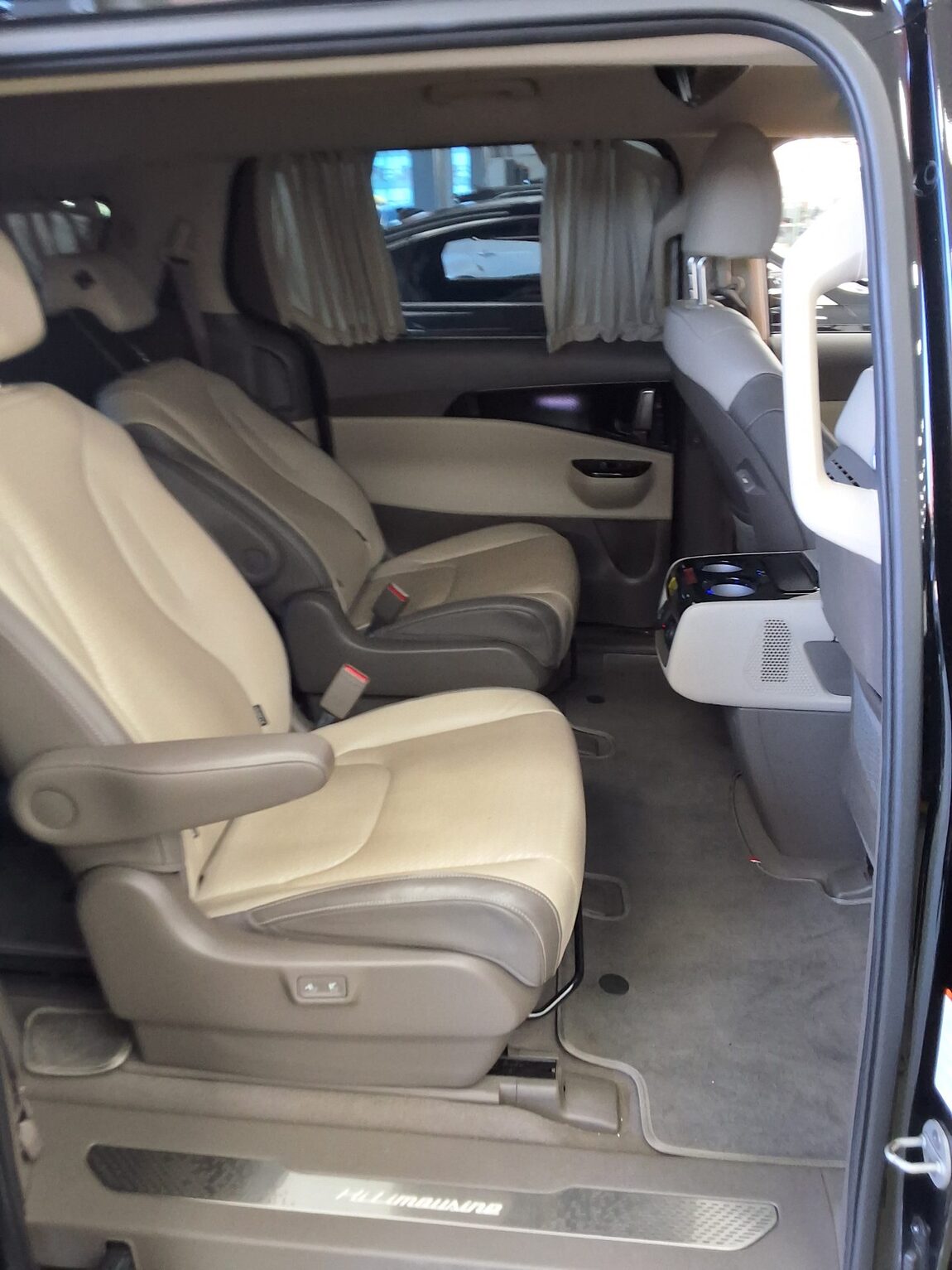 KIA NEW CARNIVAL (KA4) HI-LIMOUSINE 9-SEATER DIESEL SIGNATURE 2023 - zdjęcie 13