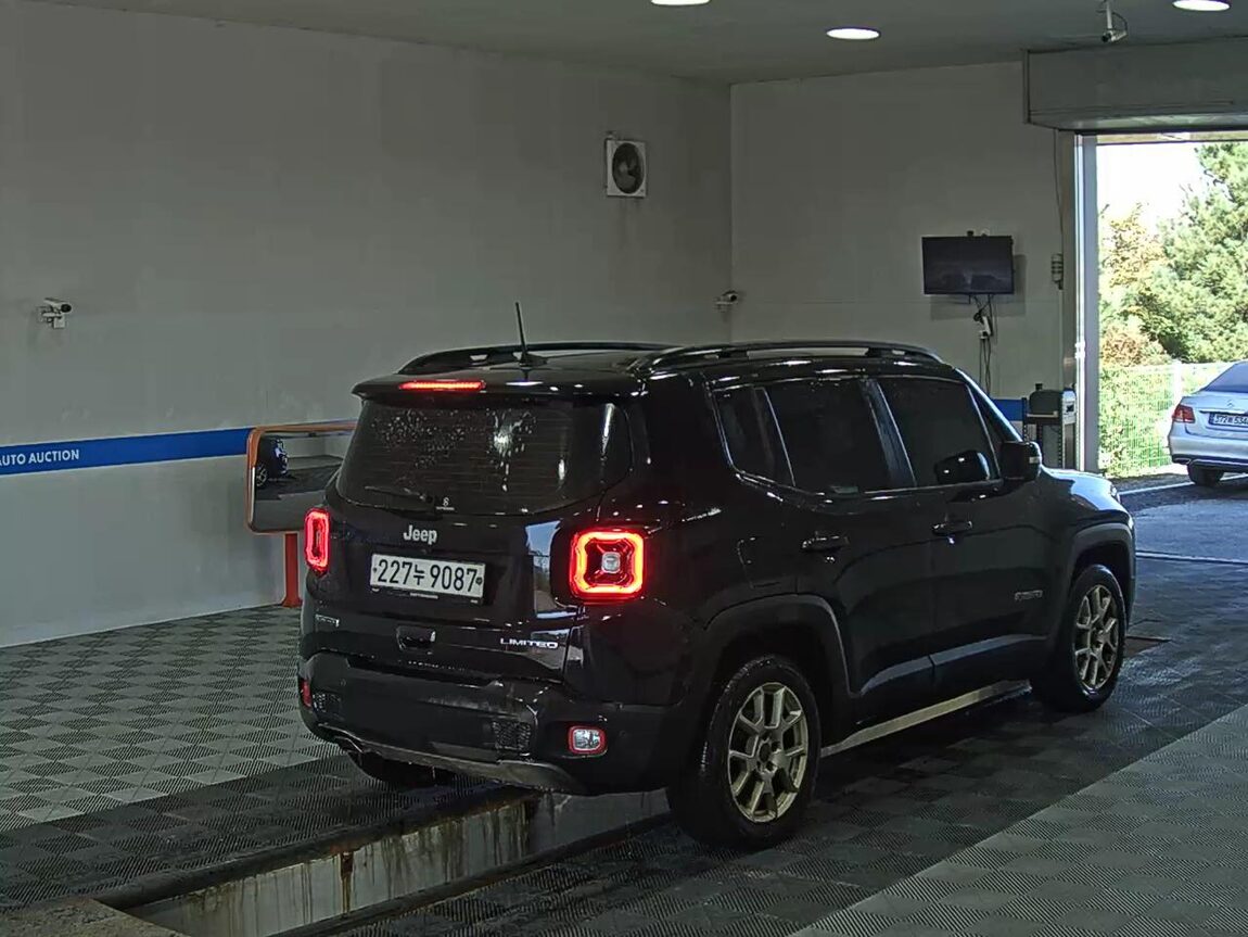 JEEP RENEGADE 1.6 DIESEL LIMITED 2020 - zdjęcie 5