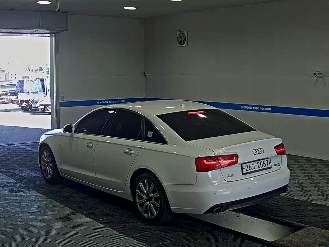 AUDI A6 (4TH GEN) 3.0 TDI QUATTRO LED PACK 2014 - zdjęcie 6