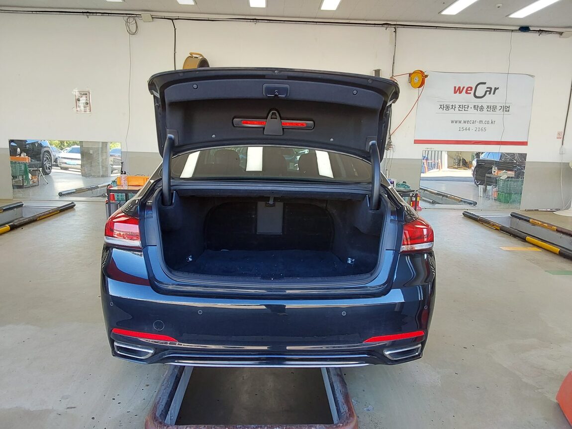 GENESIS G80 3.3 GDi AWD LUXURY 2017 - zdjęcie 15