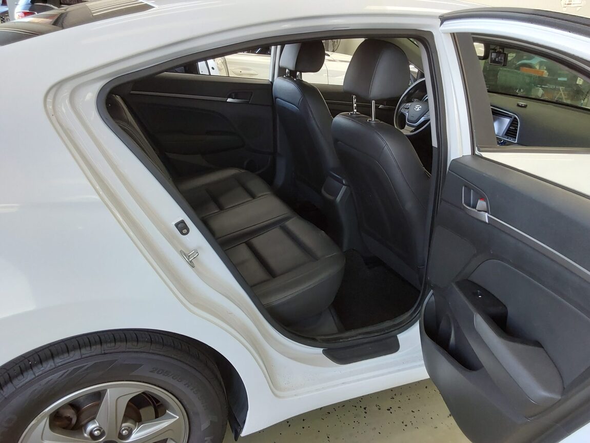 HYUNDAI AVANTE AD 1.6 GDi CORPORATE USE 2016 - zdjęcie 13