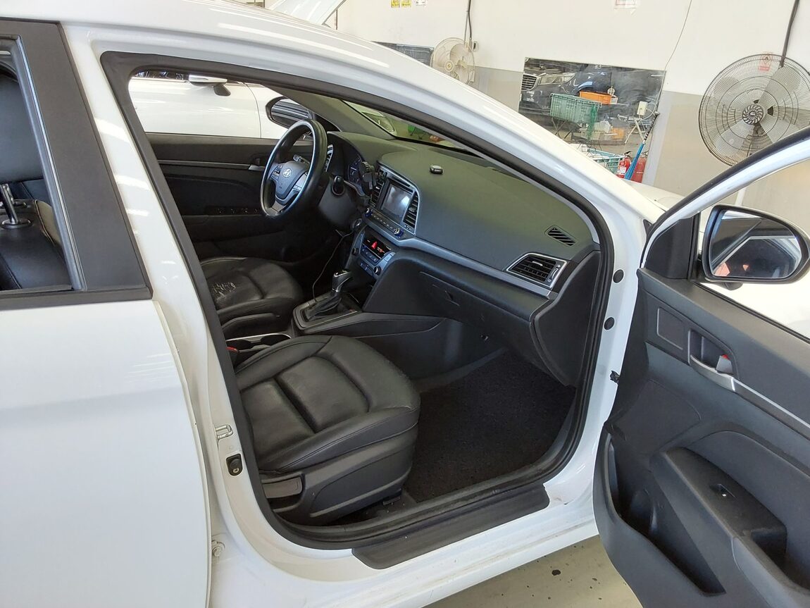 HYUNDAI AVANTE AD 1.6 GDi CORPORATE USE 2016 - zdjęcie 14
