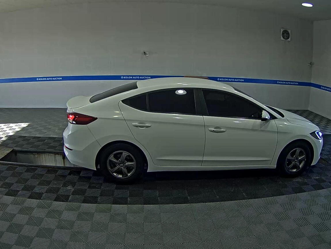 HYUNDAI AVANTE AD 1.6 GDi CORPORATE USE 2016 - zdjęcie 4