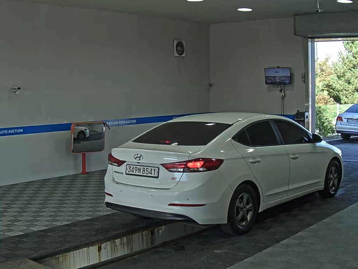 HYUNDAI AVANTE AD 1.6 GDi CORPORATE USE 2016 - zdjęcie 5