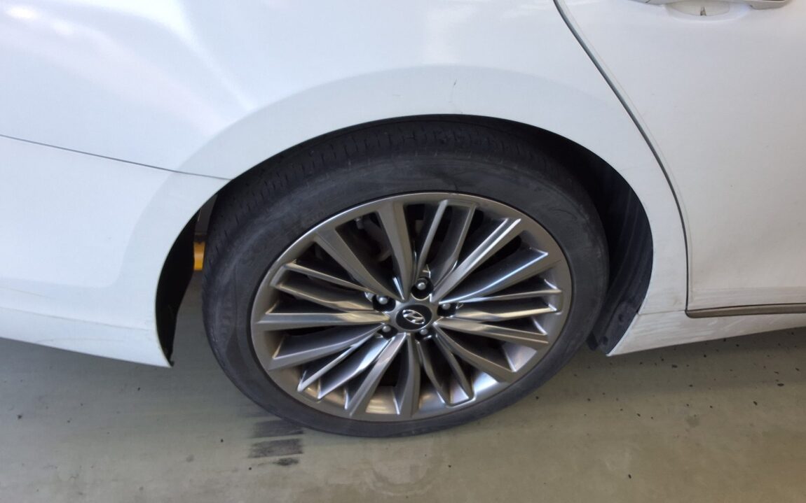 HYUNDAI GRANDEUR IG 2.4 GDi PREMIUM 2019 - zdjęcie 24