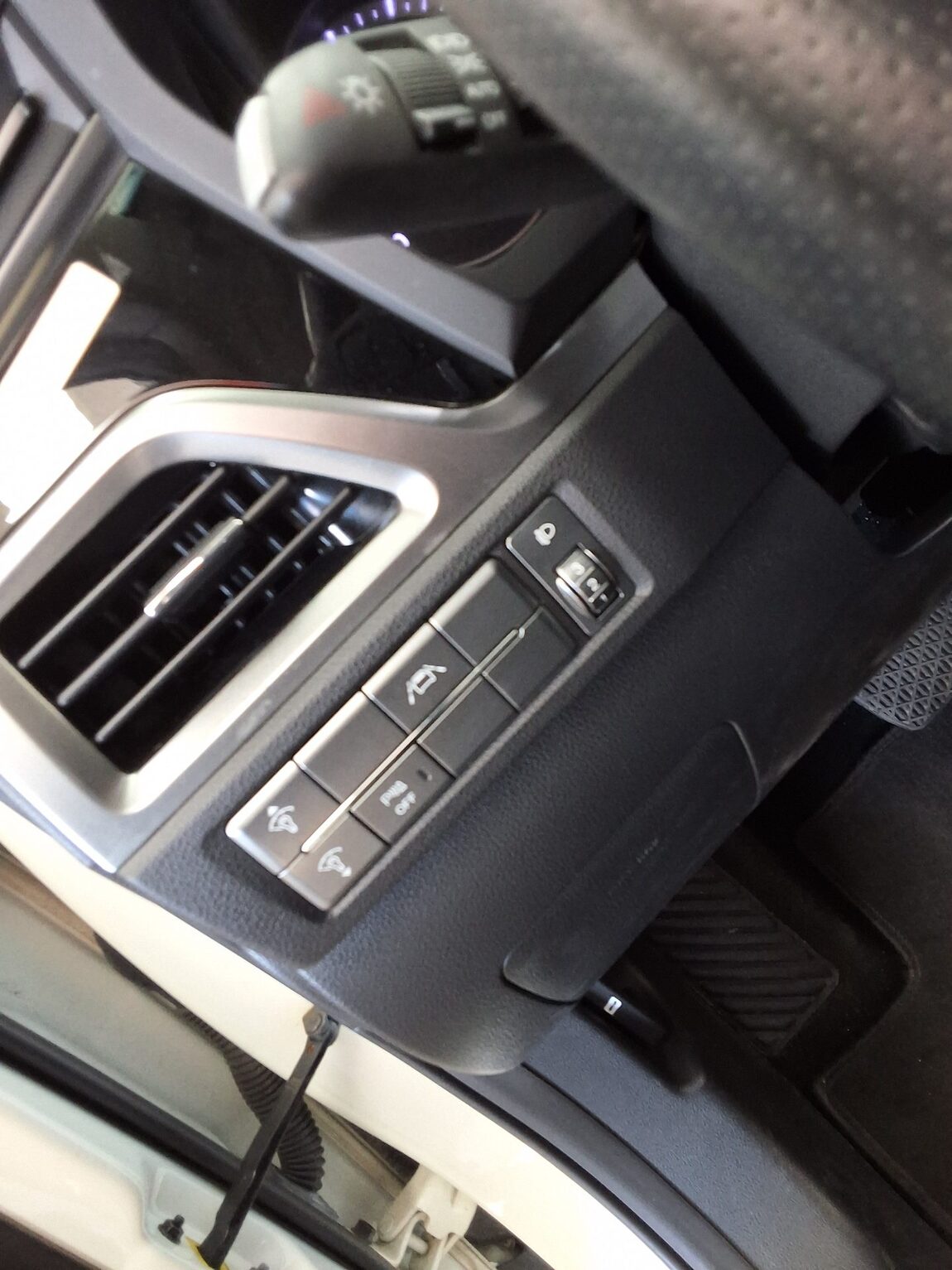 KG MOBILITY (SSANGYONG) ALL NEW KORANDO 1.5 GASOLINE 2WD C5 PLUS 2022 - zdjęcie 25