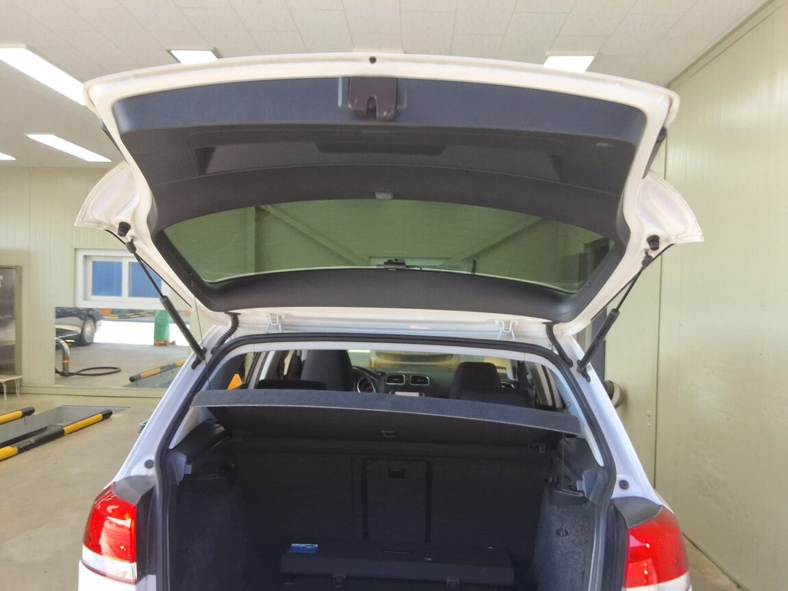 VOLKSWAGEN GOLF (6TH GEN) 2.0 TDI 2012 - zdjęcie 16