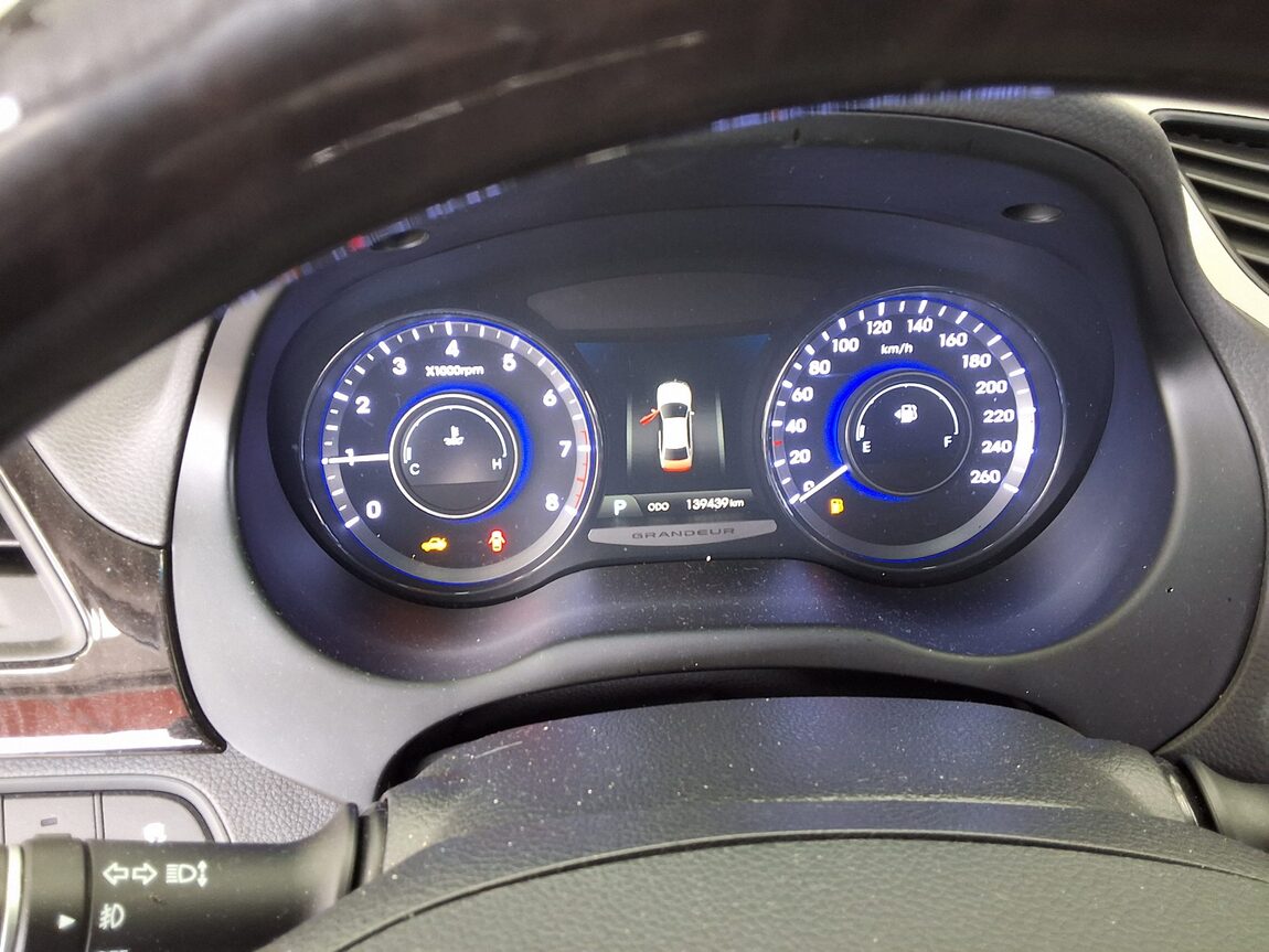 HYUNDAI GRANDEUR HG HG 300 EXCLUSIVE 2014 - zdjęcie 9