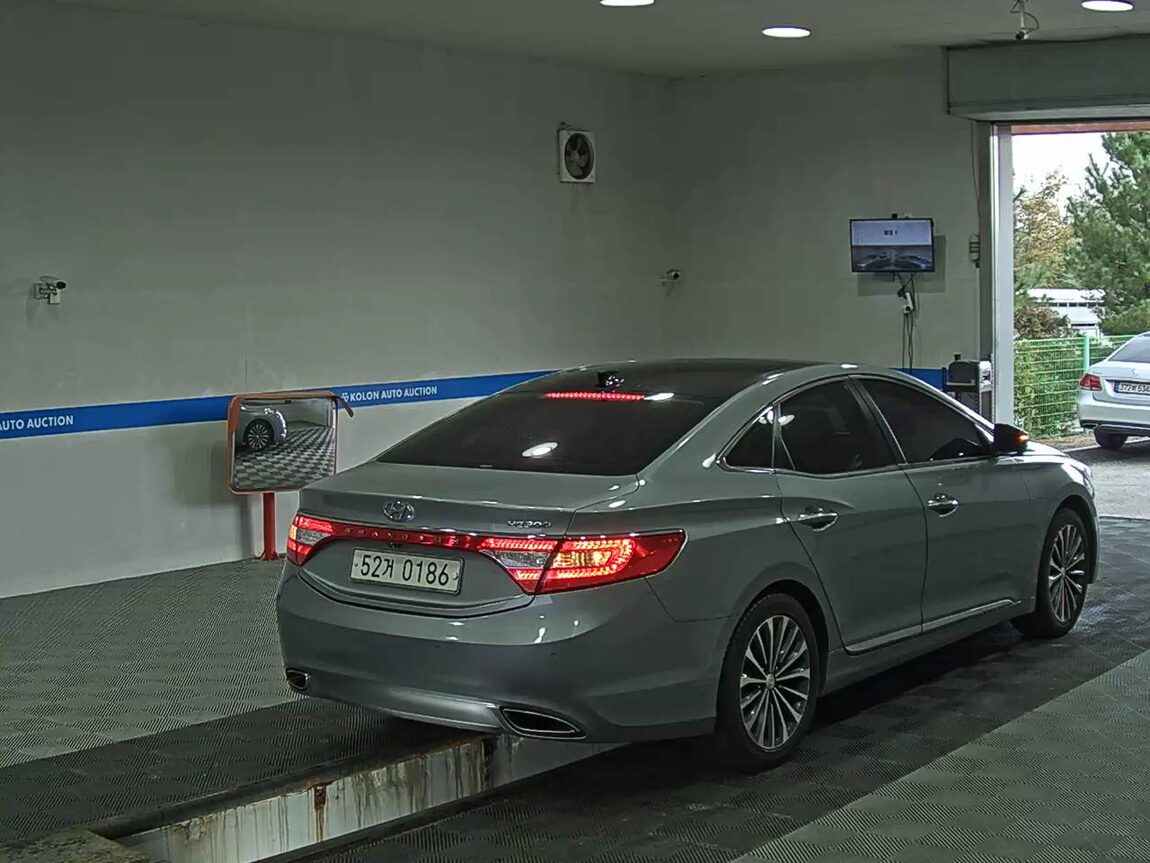 HYUNDAI GRANDEUR HG HG 300 EXCLUSIVE 2014 - zdjęcie 5