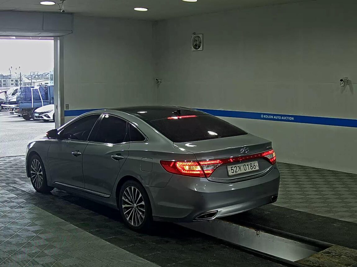 HYUNDAI GRANDEUR HG HG 300 EXCLUSIVE 2014 - zdjęcie 6