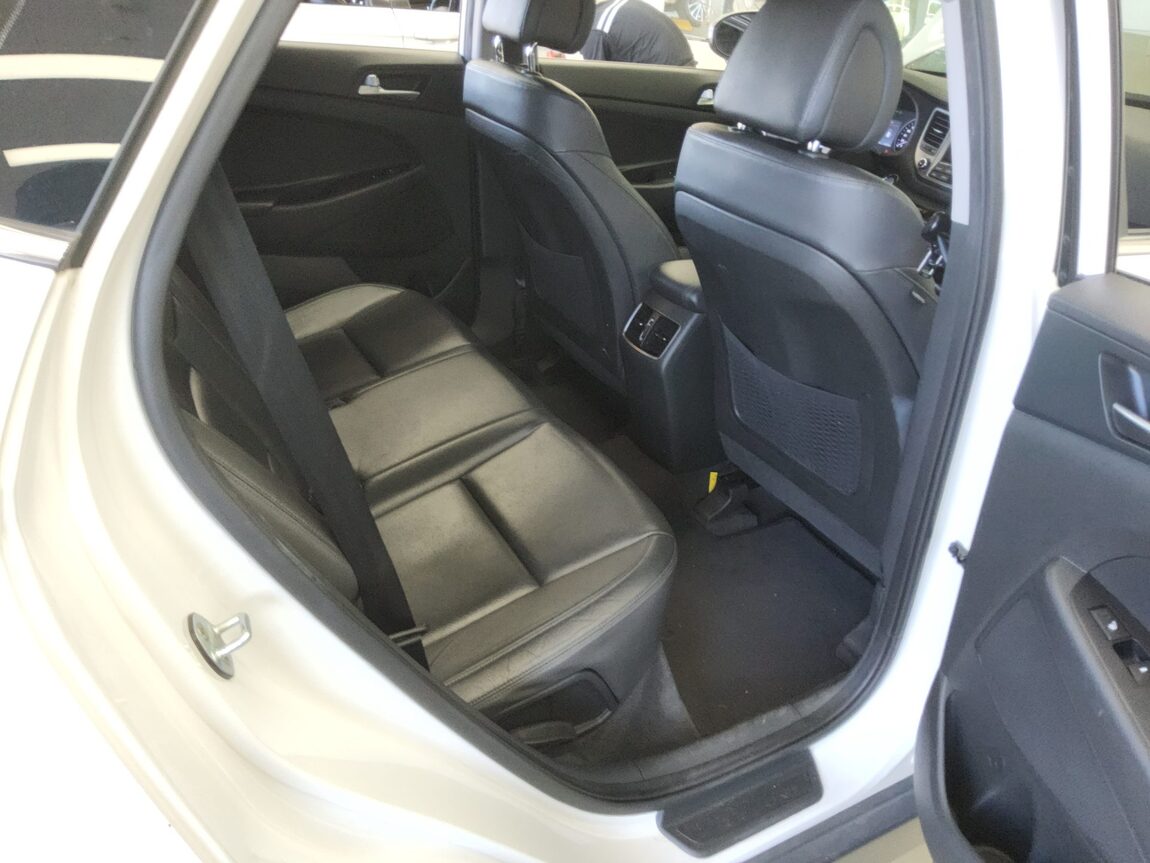 HYUNDAI ALL NEW TUCSON GASOLINE 1.6 TURBO 2WD MODERN FEVER 2017 - zdjęcie 13