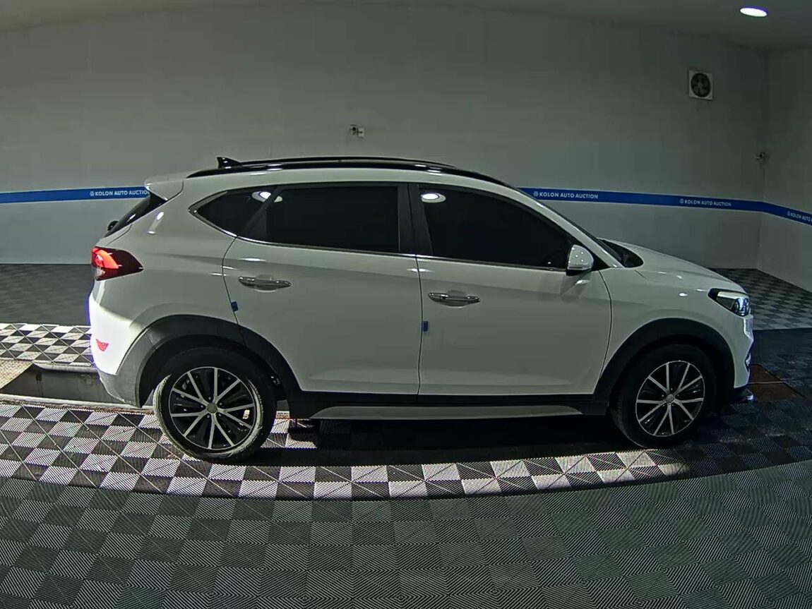 HYUNDAI ALL NEW TUCSON GASOLINE 1.6 TURBO 2WD MODERN FEVER 2017 - zdjęcie 4