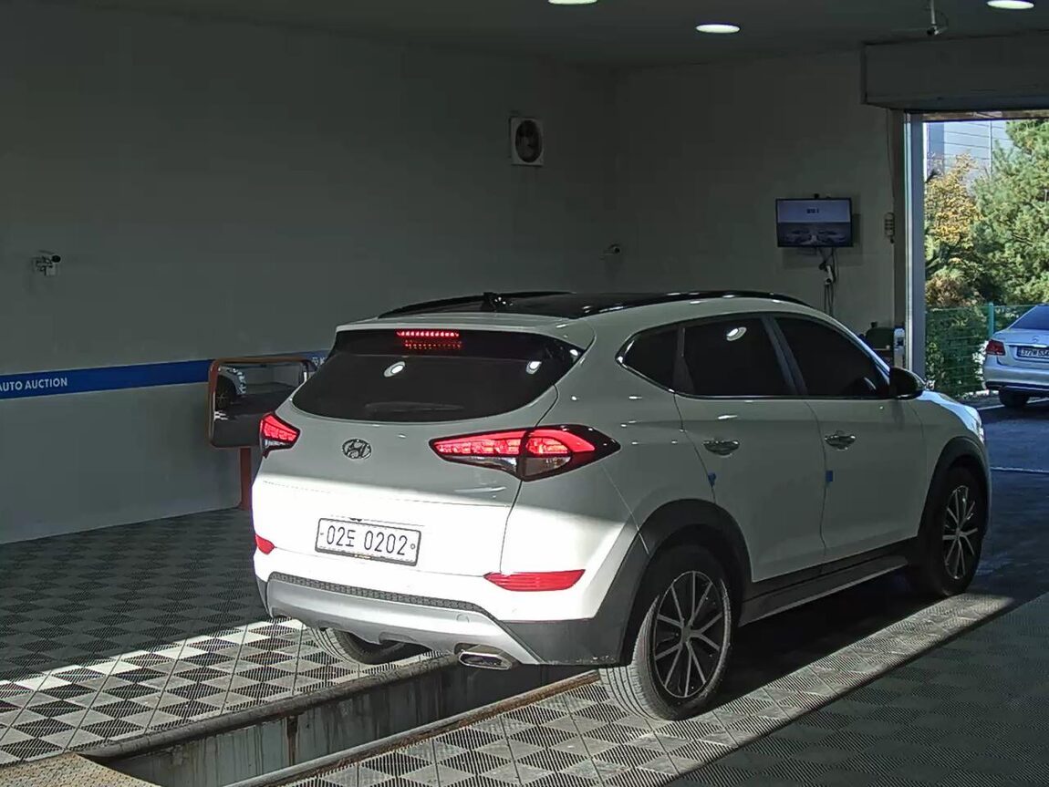 HYUNDAI ALL NEW TUCSON GASOLINE 1.6 TURBO 2WD MODERN FEVER 2017 - zdjęcie 5