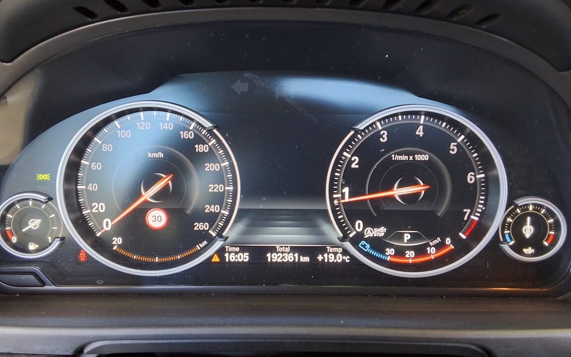 BMW 5 SERIES (6TH GEN) 528i xDRIVE M AERODYNAMIC 2016 - zdjęcie 9