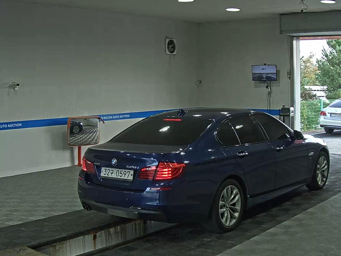 BMW 5 SERIES (6TH GEN) 528i xDRIVE M AERODYNAMIC 2016 - zdjęcie 5