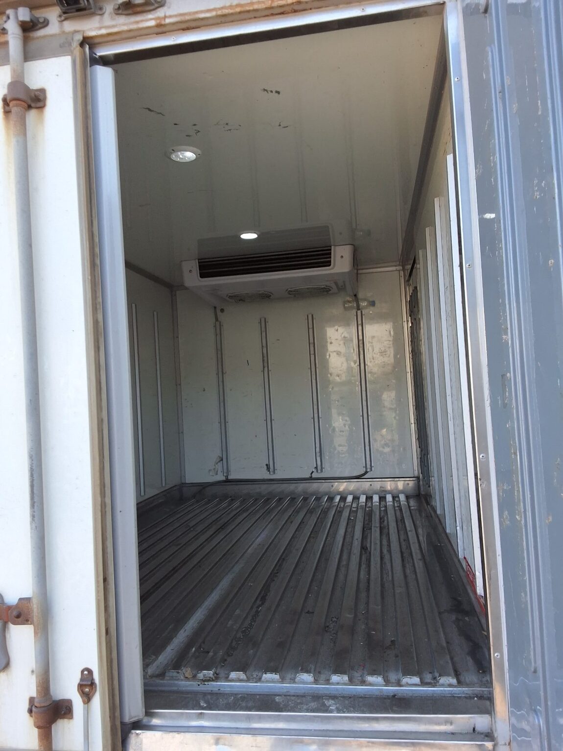 KIA THE NEW BONGO III CARGO FREEZER BOX TRUCK STANDARD MODEL 2020 - zdjęcie 12