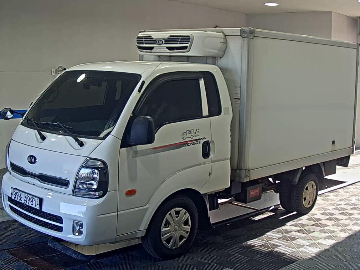 KIA THE NEW BONGO III CARGO FREEZER BOX TRUCK STANDARD MODEL 2020 - zdjęcie 2