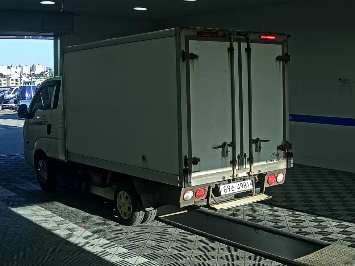 KIA THE NEW BONGO III CARGO FREEZER BOX TRUCK STANDARD MODEL 2020 - zdjęcie 6