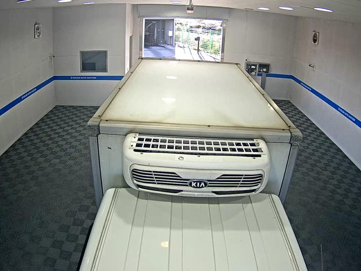 KIA THE NEW BONGO III CARGO FREEZER BOX TRUCK STANDARD MODEL 2020 - zdjęcie 7