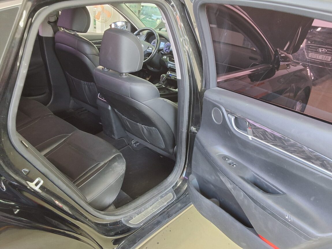 HYUNDAI GRANDEUR IG 3.0 LPi RENTAL CAR MODERN 2018 - zdjęcie 13