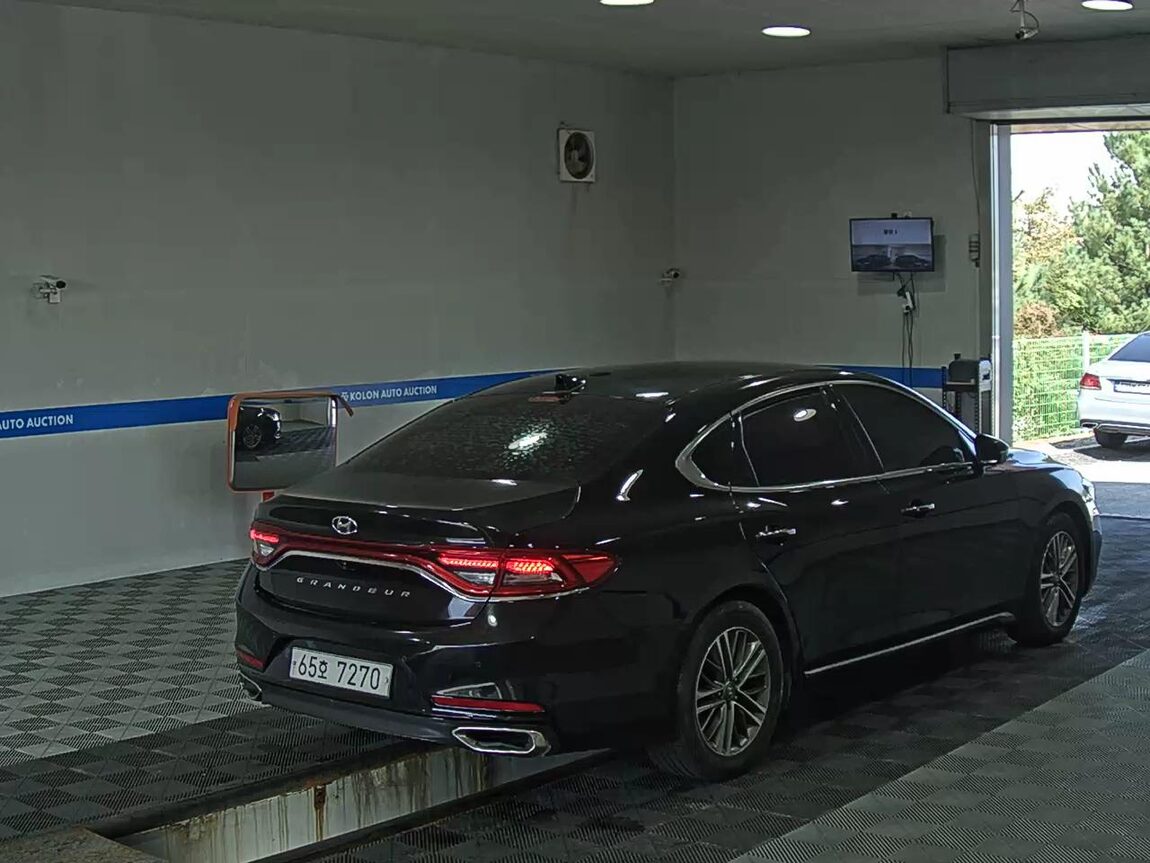 HYUNDAI GRANDEUR IG 3.0 LPi RENTAL CAR MODERN 2018 - zdjęcie 5