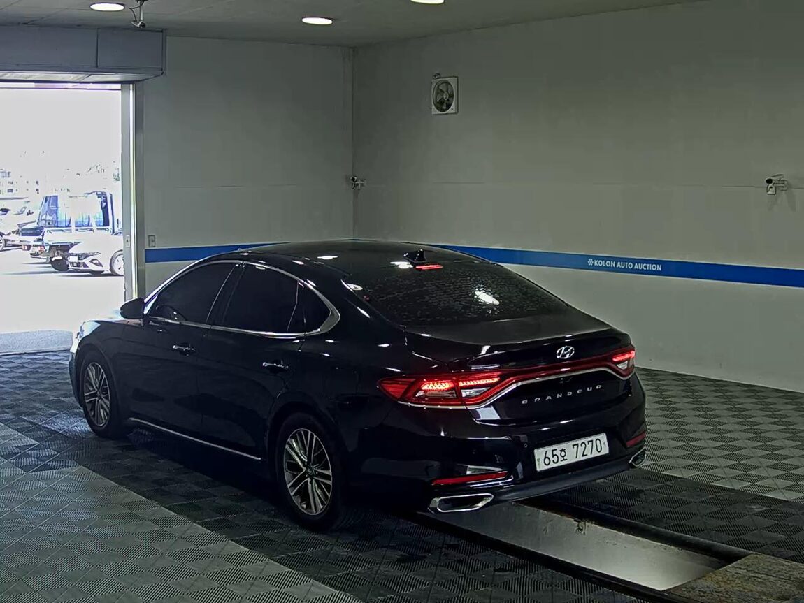 HYUNDAI GRANDEUR IG 3.0 LPi RENTAL CAR MODERN 2018 - zdjęcie 6