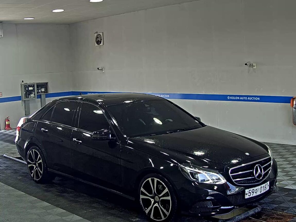 MERCEDES-BENZ E-CLASS (4TH GEN) E220 CDI BLUETEC AVANTGARDE SPORT 2016 - zdjęcie 3