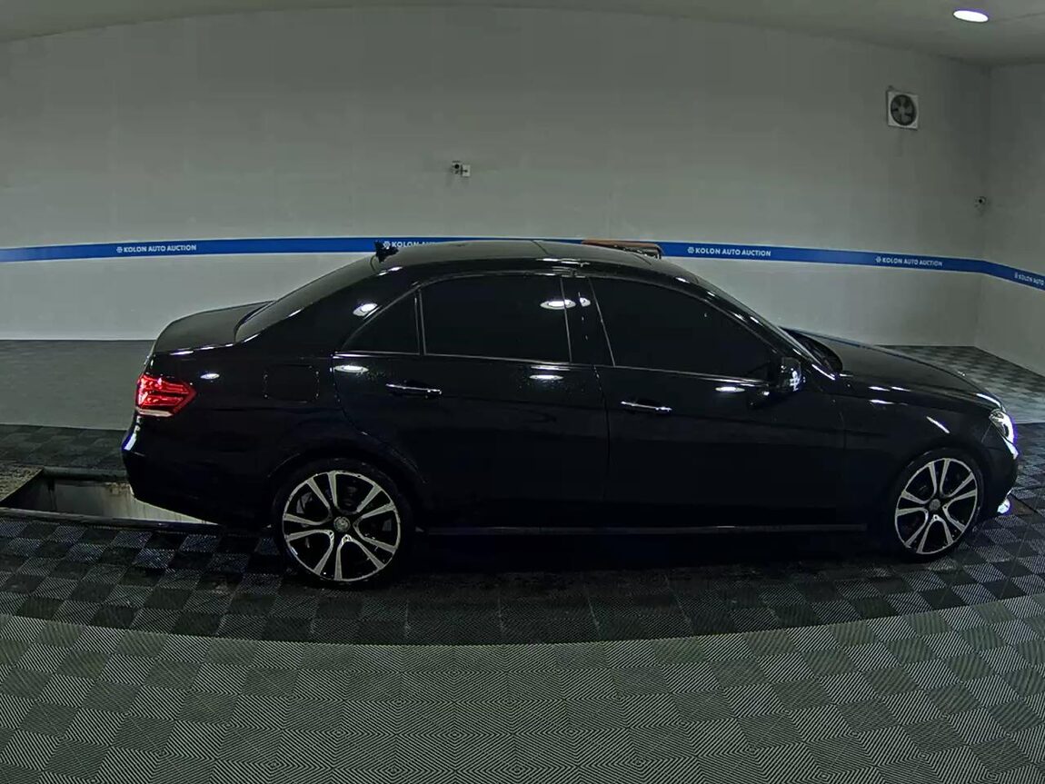 MERCEDES-BENZ E-CLASS (4TH GEN) E220 CDI BLUETEC AVANTGARDE SPORT 2016 - zdjęcie 4