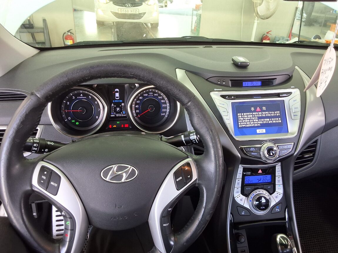 HYUNDAI AVANTE MD M16 GDi TOP 2012 - zdjęcie 17