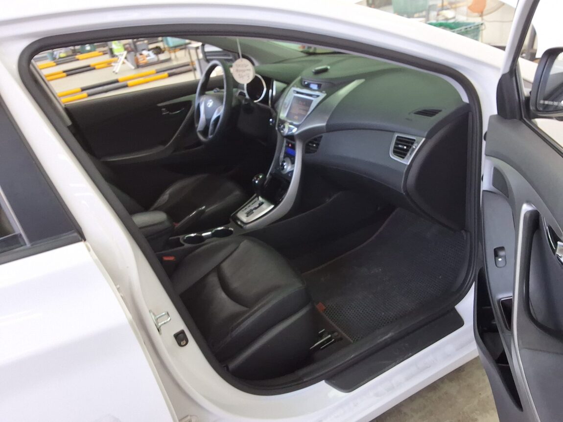 HYUNDAI AVANTE MD M16 GDi TOP 2012 - zdjęcie 14