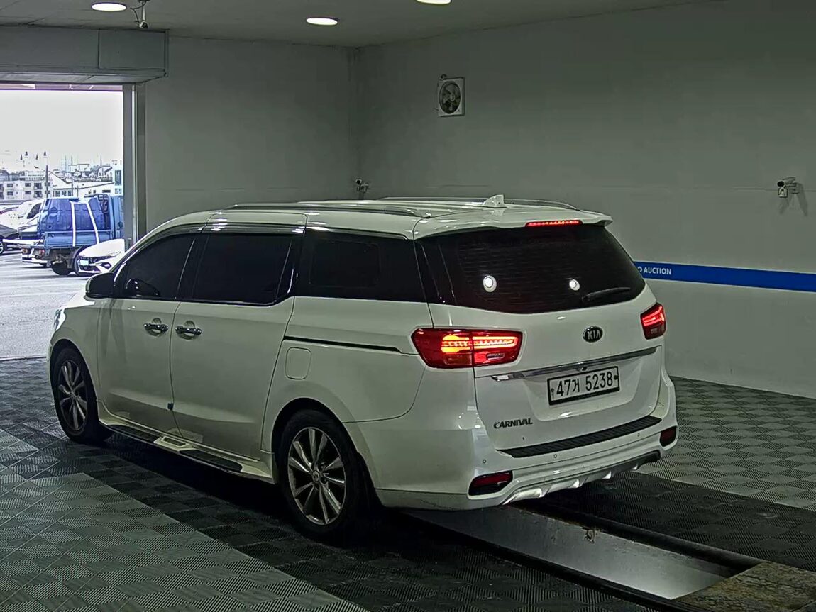 KIA THE NEW CARNIVAL 9-SEATER DIESEL PRESTIGE 2019 - zdjęcie 6