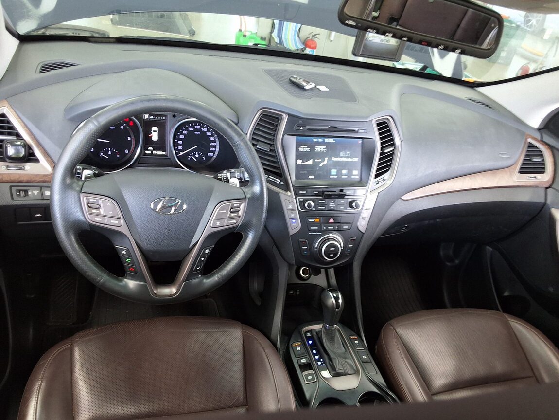 HYUNDAI SANTA FE THE PRIME DIESEL R2.0 2WD 1 MILLION 2017 - zdjęcie 11