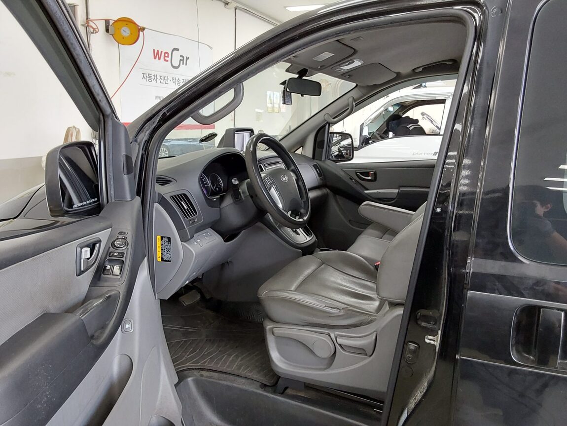 HYUNDAI GRAND STAREX 3-SEATER DIESEL VAN MODERN 2017 - zdjęcie 10