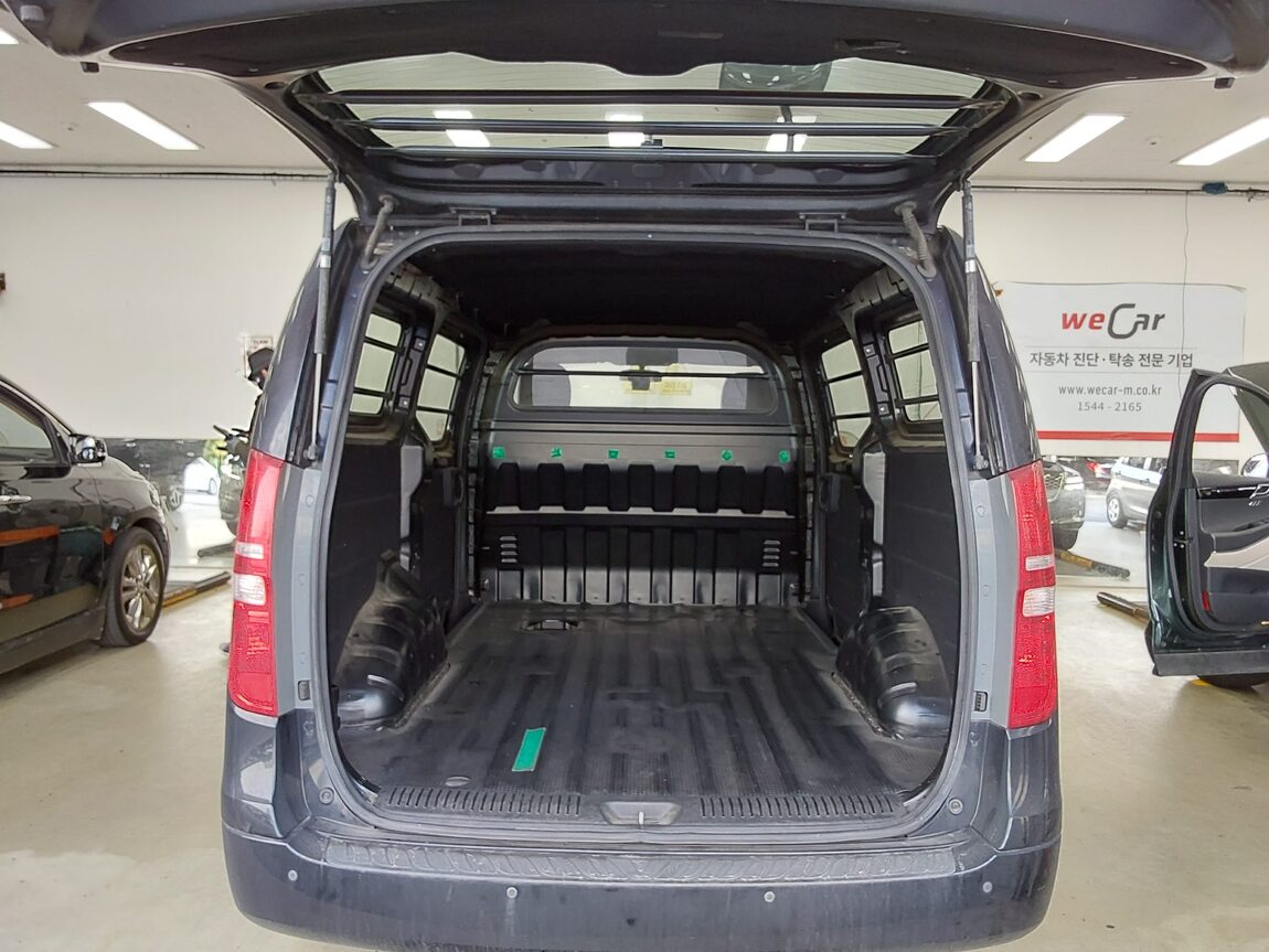 HYUNDAI GRAND STAREX 3-SEATER DIESEL VAN MODERN 2017 - zdjęcie 15