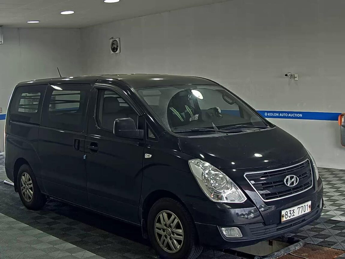 HYUNDAI GRAND STAREX 3-SEATER DIESEL VAN MODERN 2017 - zdjęcie 3