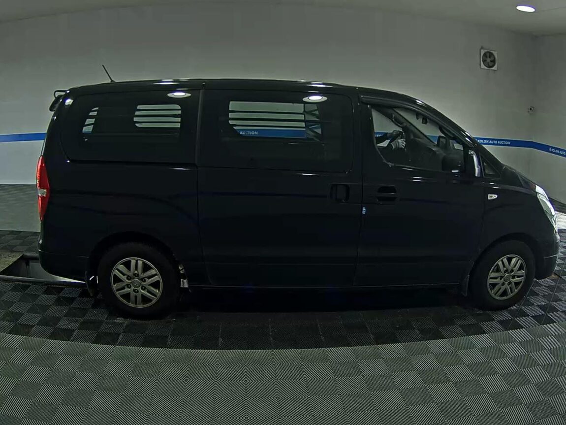 HYUNDAI GRAND STAREX 3-SEATER DIESEL VAN MODERN 2017 - zdjęcie 4