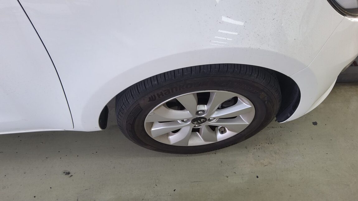 KIA THE NEW PRIDE 4-DOOR 1.4 MPI TRENDY 2016 - zdjęcie 26