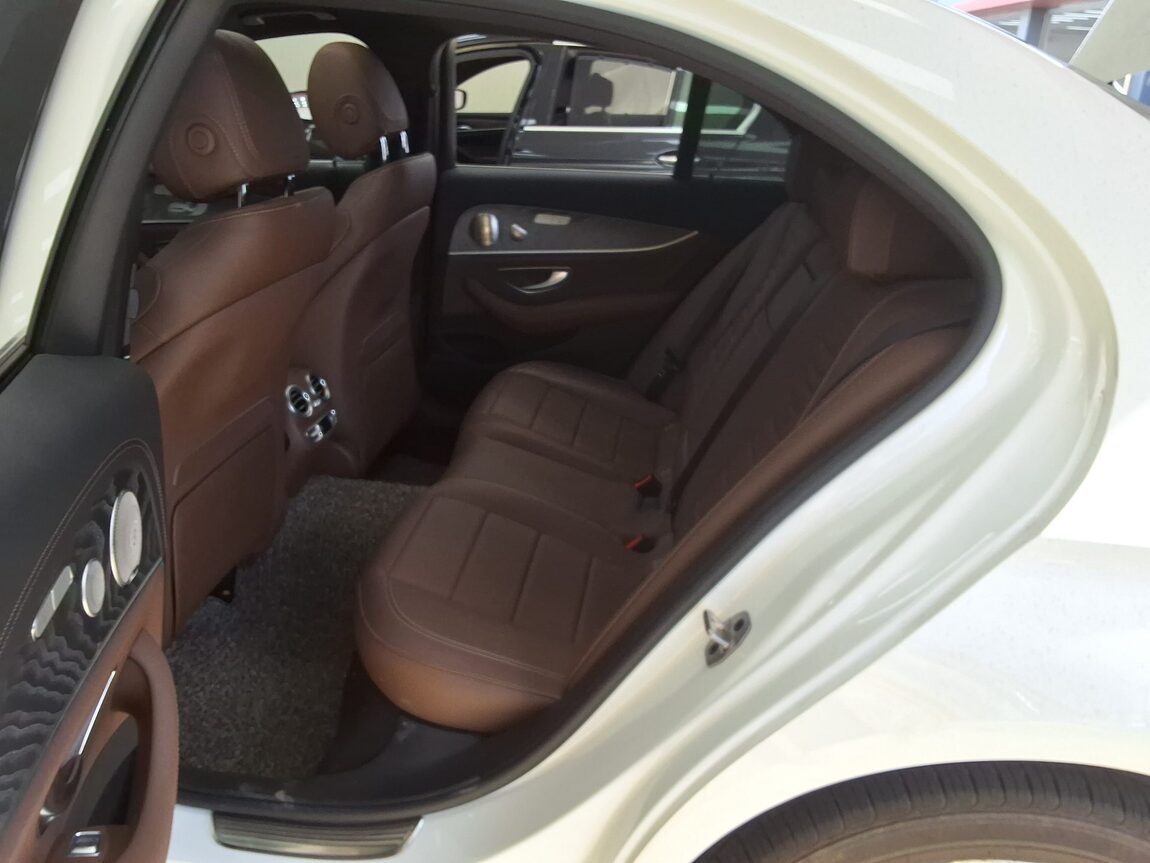 MERCEDES-BENZ E-CLASS (5TH GEN) E350 4MATIC AVANTGARDE 2022 - zdjęcie 13