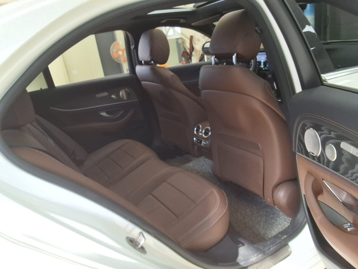 MERCEDES-BENZ E-CLASS (5TH GEN) E350 4MATIC AVANTGARDE 2022 - zdjęcie 14