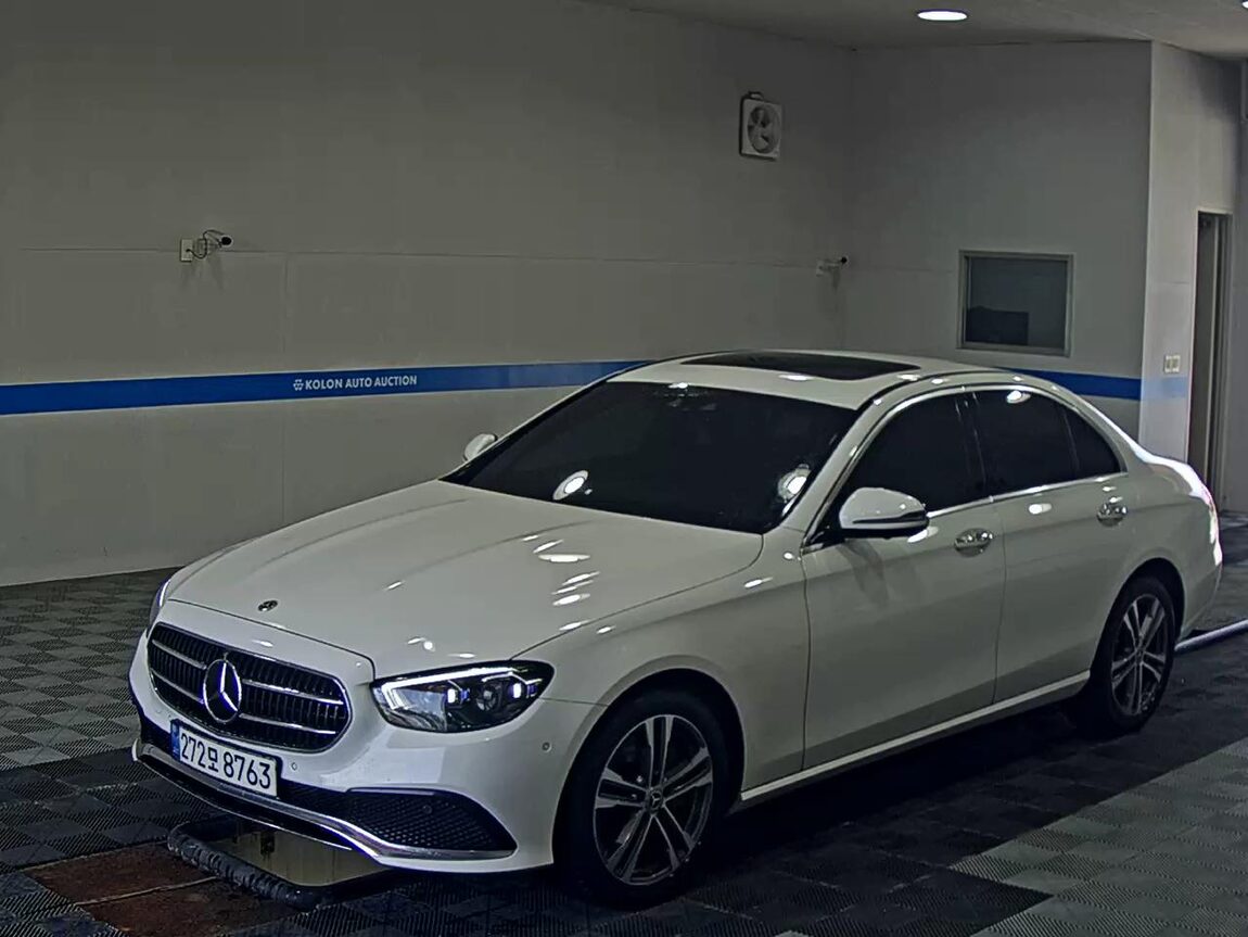 MERCEDES-BENZ E-CLASS (5TH GEN) E350 4MATIC AVANTGARDE 2022 - zdjęcie 2