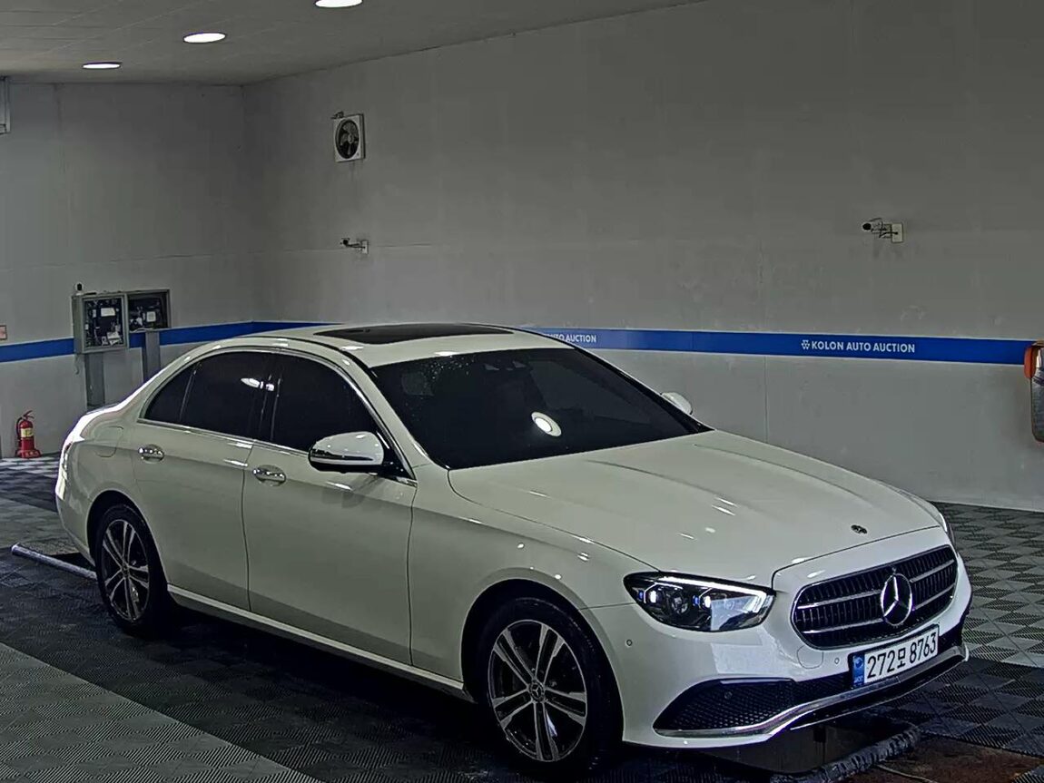 MERCEDES-BENZ E-CLASS (5TH GEN) E350 4MATIC AVANTGARDE 2022 - zdjęcie 3