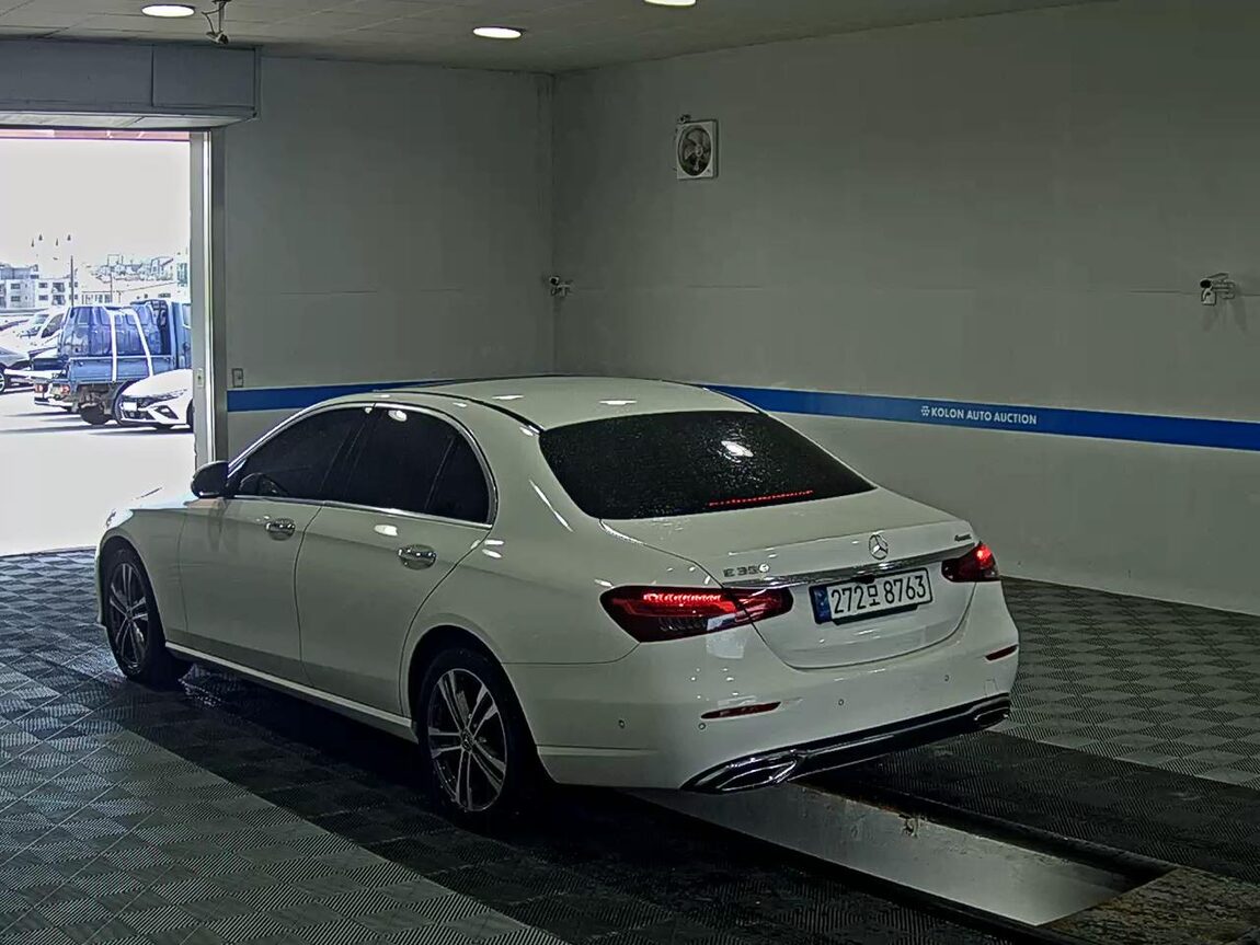 MERCEDES-BENZ E-CLASS (5TH GEN) E350 4MATIC AVANTGARDE 2022 - zdjęcie 6
