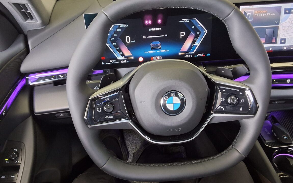 BMW 5 SERIES (8TH GEN) 520i 2025 - zdjęcie 17