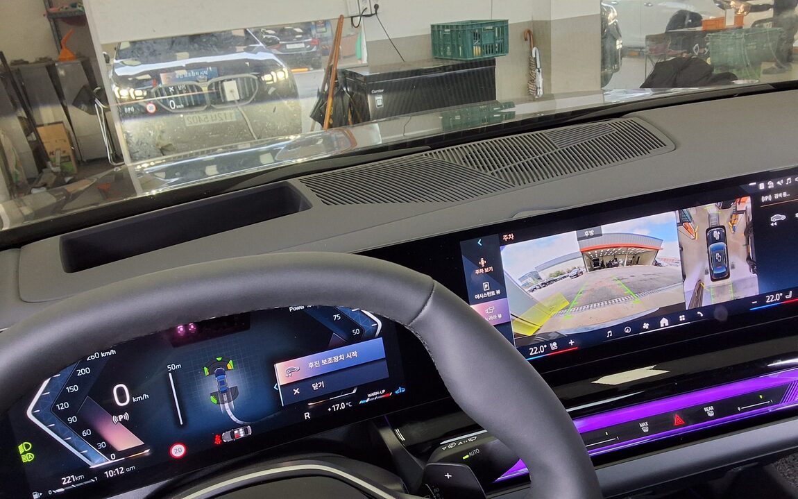BMW 5 SERIES (8TH GEN) 520i 2025 - zdjęcie 19