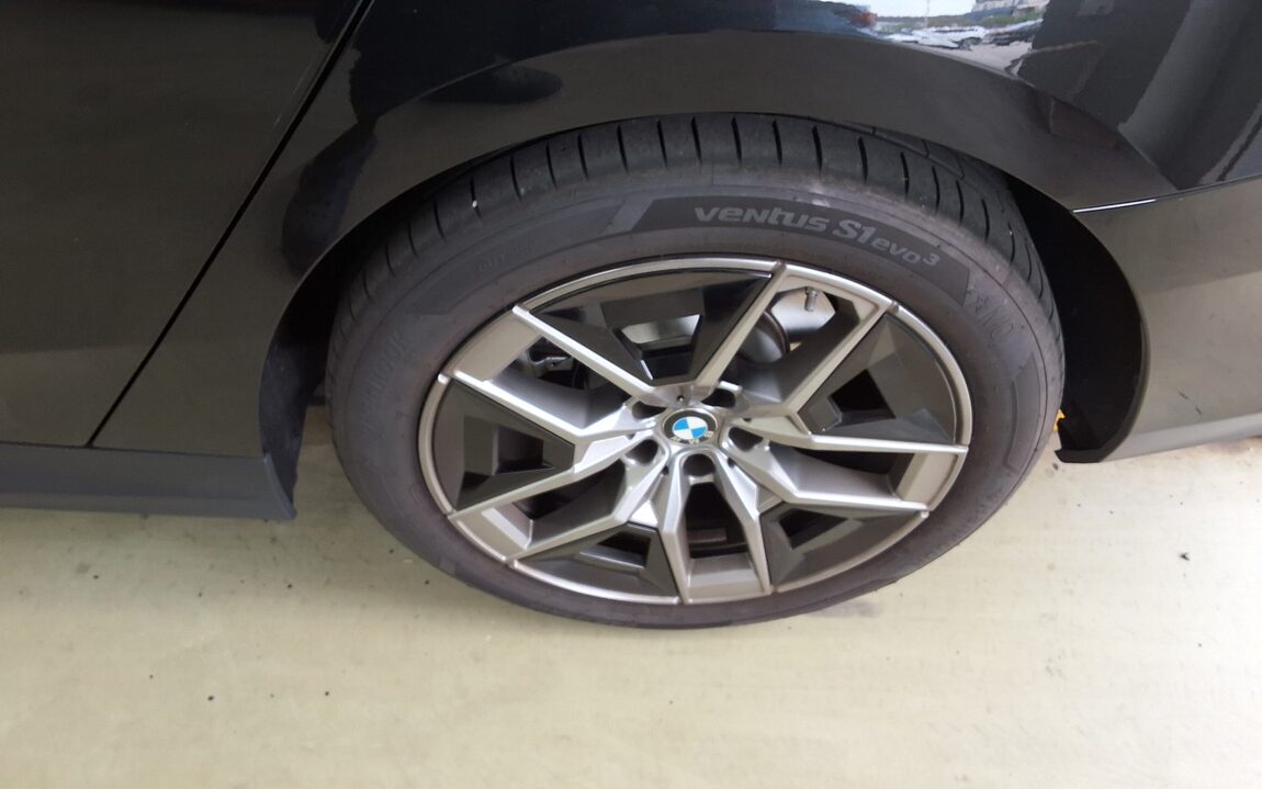 BMW 5 SERIES (8TH GEN) 520i 2025 - zdjęcie 25
