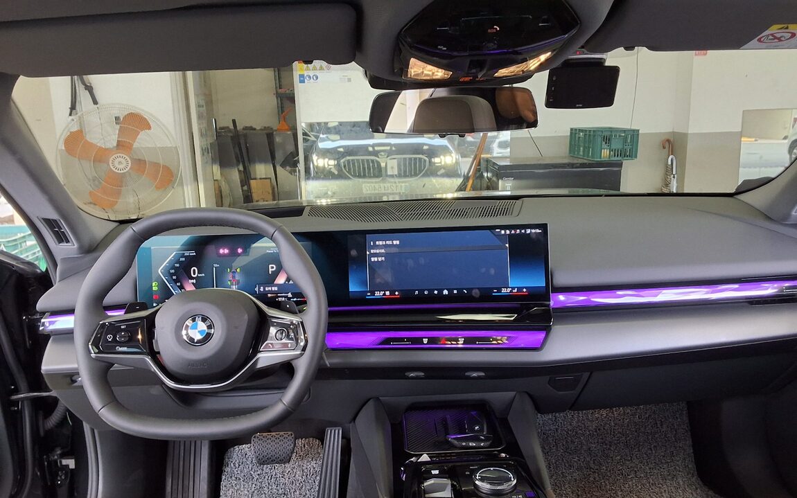 BMW 5 SERIES (8TH GEN) 520i 2025 - zdjęcie 11