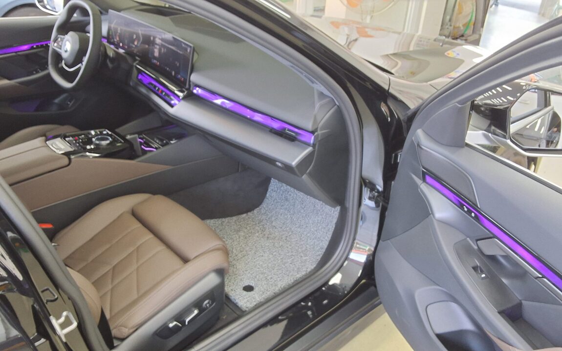 BMW 5 SERIES (8TH GEN) 520i 2025 - zdjęcie 14
