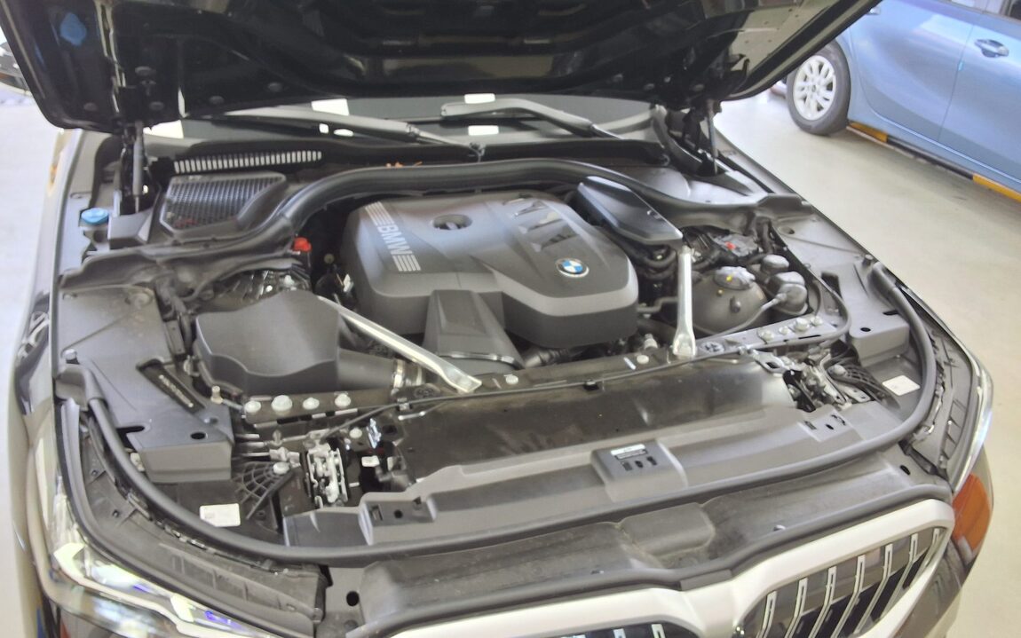 BMW 5 SERIES (8TH GEN) 520i 2025 - zdjęcie 22